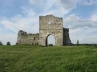 руины надвратной башни